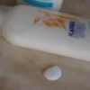 Textura del body milk de avena kamel en gota