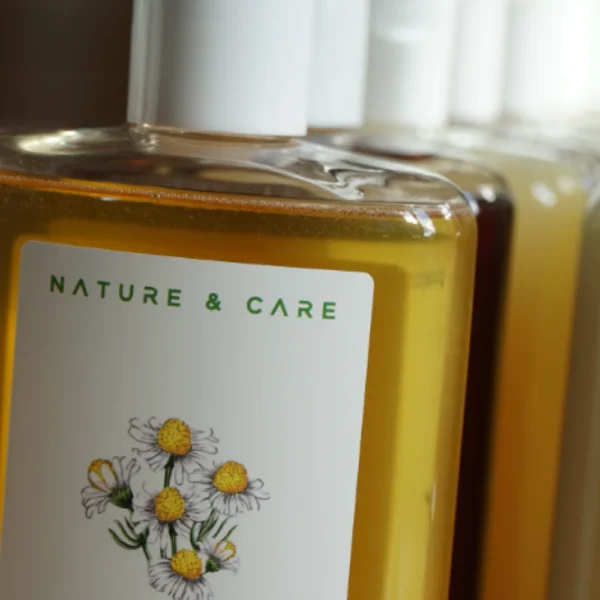 Champú de Camomila KAMEL con extracto natural de flor de camomila