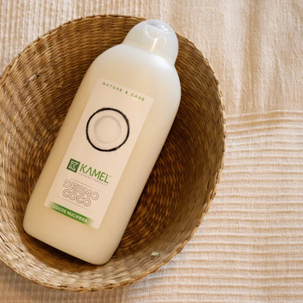 Gel de Ducha de Coco KAMEL sobre cesto de fibra natural