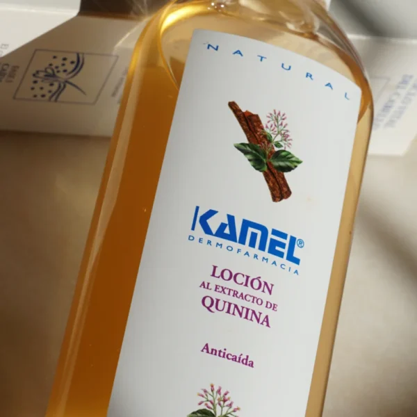 Loción anticaída de quinina Kamel, etiqueta en primer plano